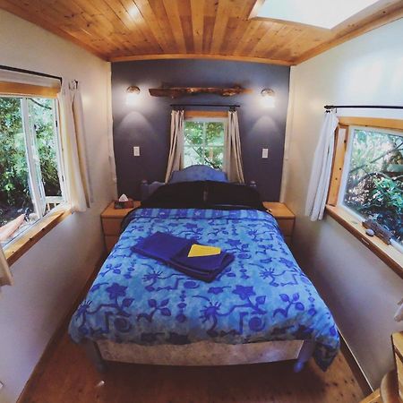 Up The Creek Backpacker'S Lodge Roberts Creek Εξωτερικό φωτογραφία